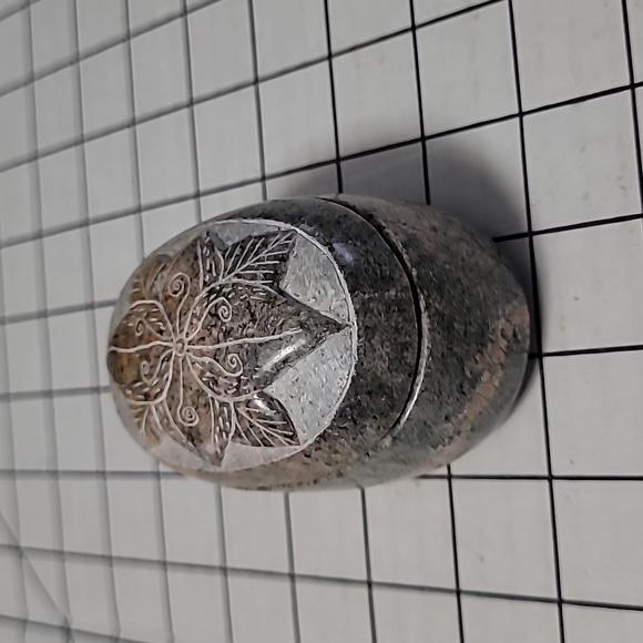 Soap Stone Jewelry Box/Container,  Shelf-sitter gently pre-loved from Nicaragua - Picture 3 of 10